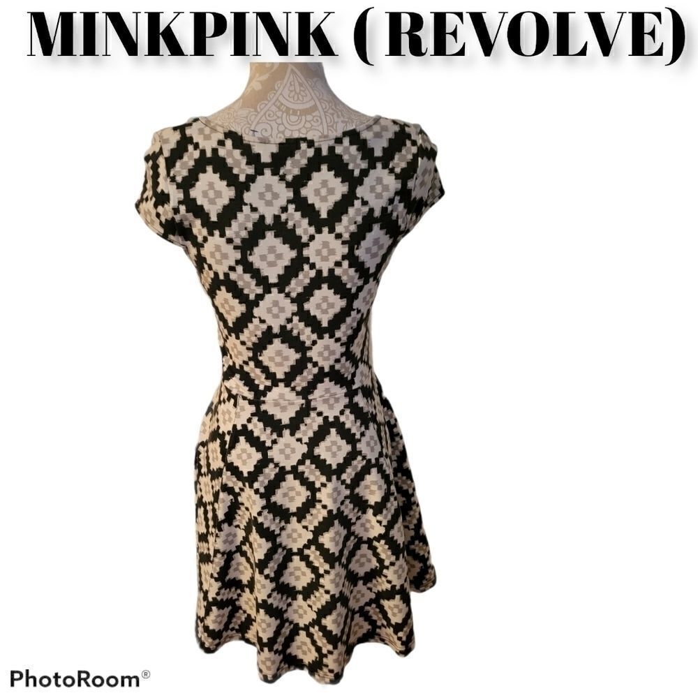 Revolve MINKPINK geometric pattern skater dress - Picture 3 of 9